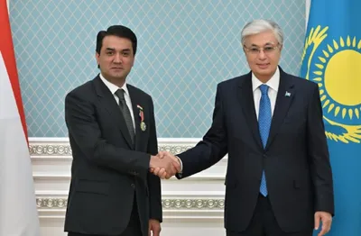 Тоқаев Рустами Эмомалиді "Достық" орденімен марапаттады, сурет - Zakon.kz жаңалық 26.08.2025 17:01