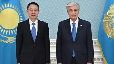 Тоқаев Қытай Халық Республикасының Қазақстандағы елшісін қабылдады, сурет - Zakon.kz жаңалық 26.08.2025 12:45