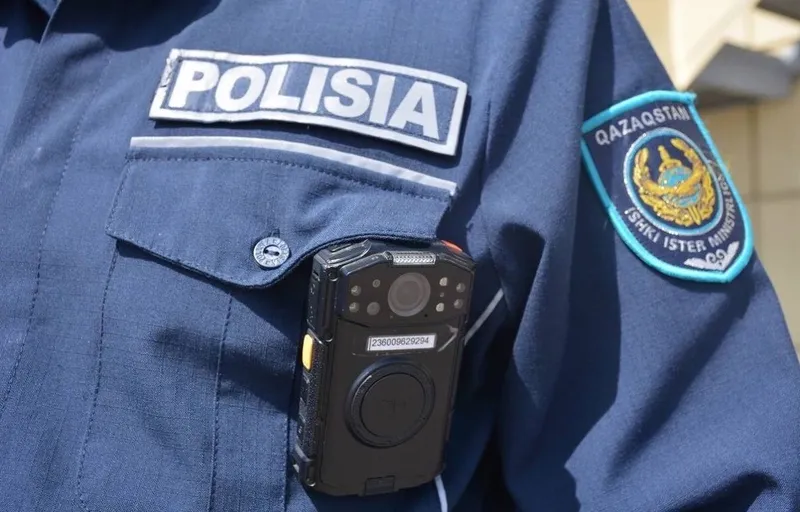 Астанада полицейлер қарияны телефон алаяқтарынан құтқарып қалды, сурет - Zakon.kz жаңалық 26.08.2025 21:44