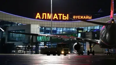 Алматы әуежайында ер адам тамағын кесіп жіберді, сурет - Zakon.kz жаңалық 29.08.2025 19:23