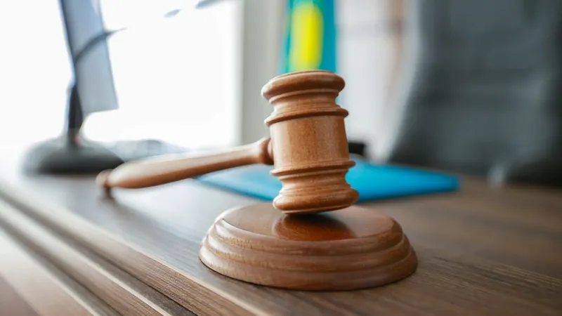 Балаларды зорлаған: 21 жастағы қазақстандық өмір бойына түрмеге қамалды