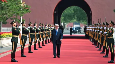 Тоқаев Бейжіңдегі Тяньаньмэнь алаңына келді, сурет - Zakon.kz жаңалық 03.09.2025 08:32