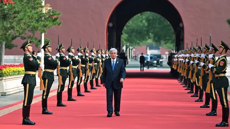 Тоқаев Бейжіңдегі Тяньаньмэнь алаңына келді