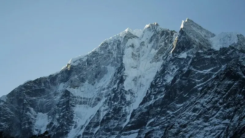 Ресейлік альпинист Жер бетіндегі басты "өлім тауларын" атады