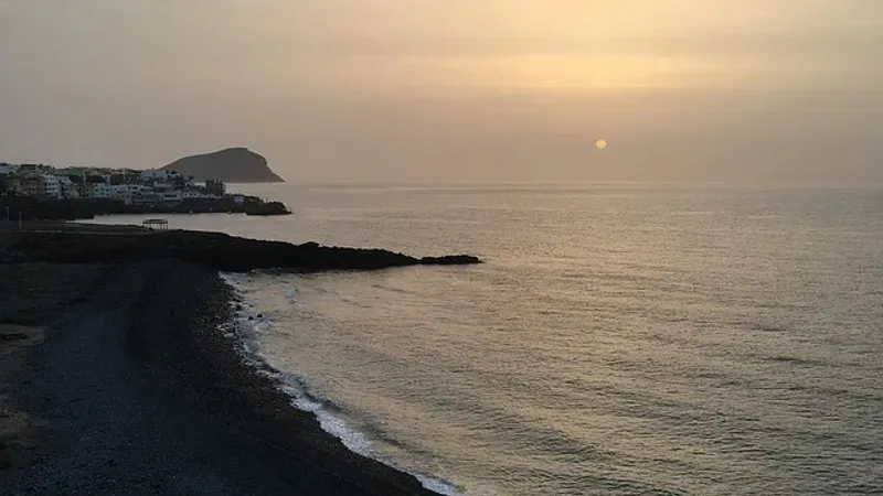 Еуропаға жол тартып бара жатқан кемеде шамамен 70 адам сиқыр жасады деп айыпталып, өлім жазасына кесілді