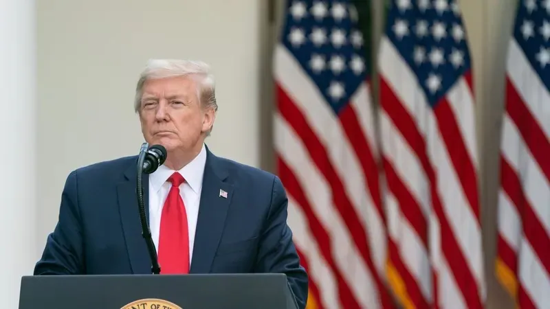 Трамп Пентагон атауын соғыс министрлігі деп өзгертті