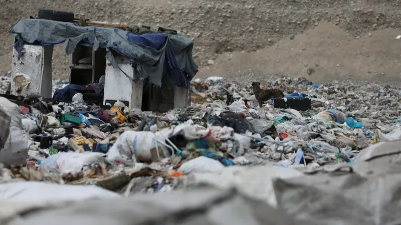 Ақтауда заңсыз қоқыс төккен жүк көлігінің иесіне айыппұл салынды