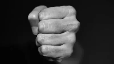 Сабау, ұрып-соғу, Алматы, әйел, ер адам , сурет - Zakon.kz жаңалық 06.09.2025 09:39