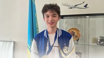 Батырхан Мұхтархан, Қазақстан, оқушы, Халықаралық экономика олимпиадасы, абсолютті чемпион  , сурет - Zakon.kz жаңалық 07.09.2025 14:47