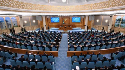 Бүгін Мемлекет басшысы Қасым-Жомарт Тоқаев Қазақстан халқына жыл сайынғы дәстүрлі Жолдауын жариялады. Ел дамуының жаңа кезеңін айқындайтын маңызды құжатта білім, ғылым, технология, экономика сынды басым бағыттар кеңінен қамтылды., сурет - Zakon.kz жаңалық 09.09.2025 09:02