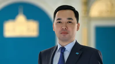 2025 жылдың ақпан айында Руслан Желдібай Қазақстан президентінің кеңесшісі – баспасөз хатшысы болып тағайындалған еді. Бүгін, 9 қыркүйекте, оның жаңа қызметке ие болғаны белгілі болды., сурет - Zakon.kz жаңалық 09.09.2025 11:28