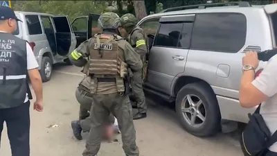 Алматы қаласында "Қарасора" жедел-алдын алу іс-шарасы аясында есірткі қылмысына қарсы күрес басқармасының қызметкерлері ірі көлемдегі есірткі затын тәркіледі. , сурет - Zakon.kz жаңалық 10.09.2025 10:42