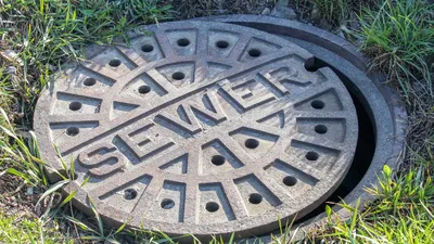 Семейде кәріз құдығында тұншыққан екі жұмысшыны тұрғындар аман алып қалды, сурет - Zakon.kz жаңалық 11.09.2025 16:18