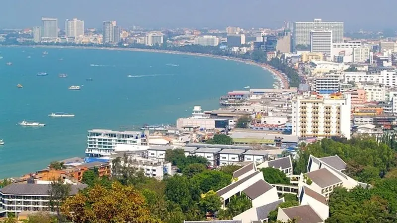 Таиландта трансгендерлер туристке пышақпен шабуыл жасады