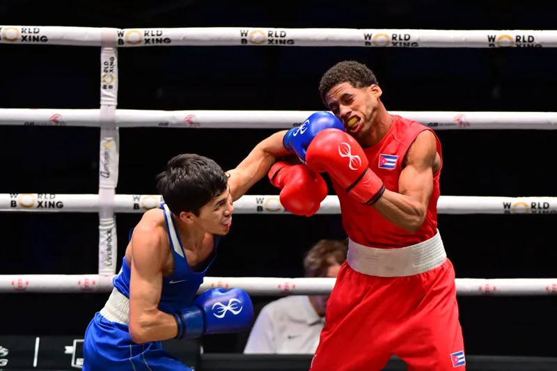 Бокстан әлем біріншілігі: Санжар Тәшкенбай мен Махмұд Сабырхан финалға өтті