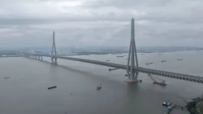 Қытайда әлемдегі ең ұзын керме көпір ашылды, сурет - Zakon.kz жаңалық 15.09.2025 10:48