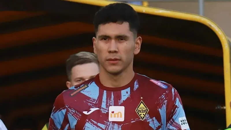 "Қайраттың" жанкүйерлері жақ сүйегін сындырып алған Темірлан Анарбековке қолдау көрсетуде