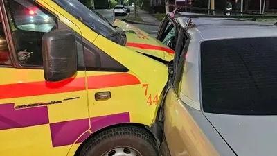 Алматыда жедел жәрдем көлігі жеңіл автокөлікпен соқтығысып, бірнеше адам зардап шекті , сурет - Zakon.kz жаңалық 16.09.2025 09:37