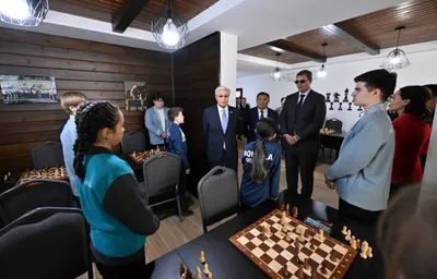 Тоқаев жас шахматшылармен кездесті, сурет - Zakon.kz жаңалық 16.09.2025 19:32