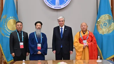 Мемлекет басшысы Әлемдік және дәстүрлі діндер көшбасшыларының VIІI съезіне қатысып жатқан Қытай делегациясымен кездесті, сурет - Zakon.kz жаңалық 17.09.2025 16:03