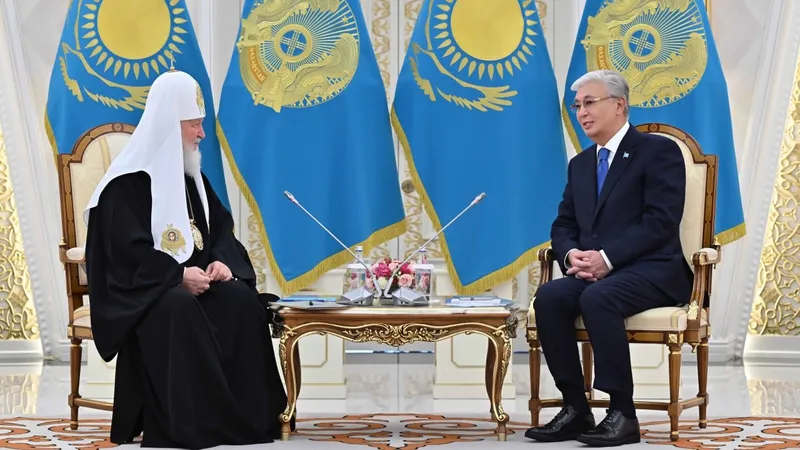 Қасым-Жомарт Тоқаев Мәскеу және бүкіл Ресей патриархы Кириллмен кездесу өткізді