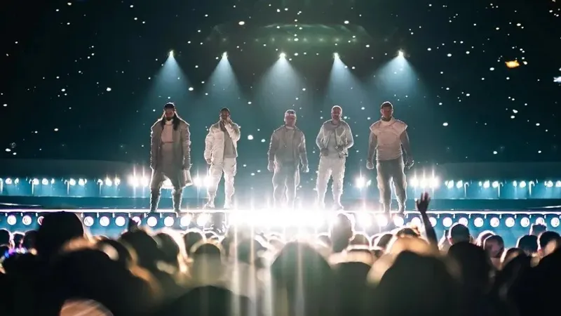 Алматыда өтіп жатқан Backstreet Boys тобының ауқымды концерті – бейнешолу