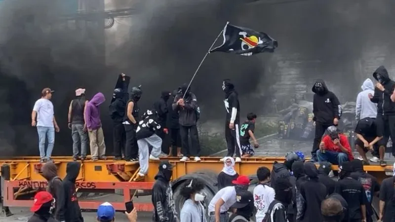 Филиппинде биліктегі сыбайлас жемқорлыққа байланысты жаппай наразылық бүлк етті