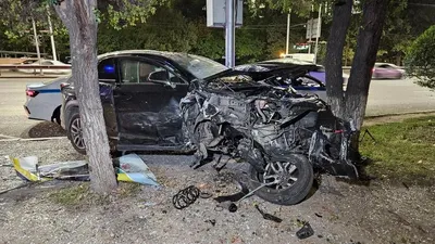 Алматыда ішінде балалар отырған Lexus көлігі автобус аялдамасына соғылды, сурет - Zakon.kz жаңалық 23.09.2025 13:13