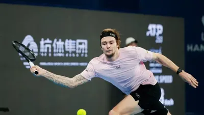 Александр Бублик биылғы маусымдағы төртінші титулын жеңіп алды, сурет - Zakon.kz жаңалық 23.09.2025 18:32