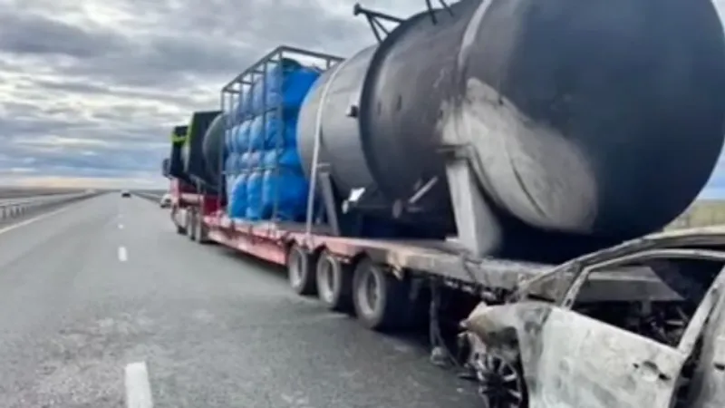 Павлодар – Қызылорда тасжолында адамға лық толы жеңіл көлік өртеніп кетті