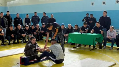 Солтүстік Қазақстан облысында 70-тен астам полиция қызметкері мас-реслинг деген атпен белгілі таяқ тарту ұлттық спорт түрінен іріктеу жарыстарына қатысты., сурет - Zakon.kz жаңалық 23.09.2025 09:25