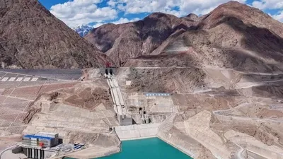 Қытайда биіктігі 80 қабатты ғимаратқа тең әлемдегі ең биік бөгет салынды, сурет - Zakon.kz жаңалық 25.09.2025 11:27