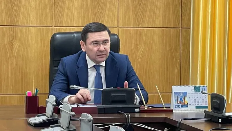 Әйел бодибилдер соратын бейне