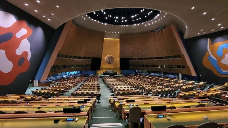 БҰҰ-да Нетаньяху сөйлей бастағанда көптеген делегация өкілдері залдан шығып кетті