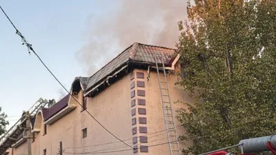 Алматыда екі қабатты жеке тұрғын үй отқа оранды, сурет - Zakon.kz жаңалық 27.09.2025 14:04