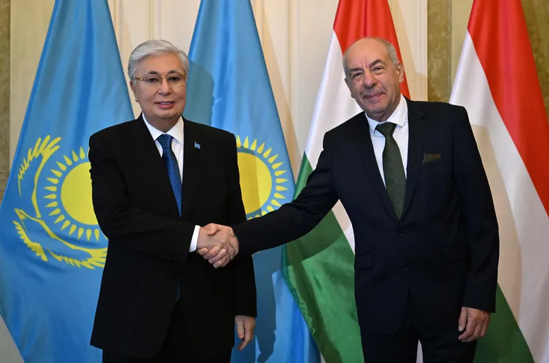 Тоқаевтың шақыртуымен Мажарстан Президенті Қазақстанға ресми сапармен келеді