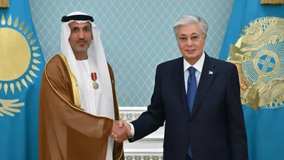 Қасым-Жомарт Тоқаев Қазақстан Республикасы мен Біріккен Араб Әмірліктерінің арасындағы ынтымақтастықты нығайтуға және дамытуға қосқан елеулі үлесі үшін Мұхаммед бен Мубарак Фадел Әл-Мазруиді ІІ дәрежелі «Достық» орденімен марапаттады, сурет - Zakon.kz жаңалық 30.09.2025 15:56