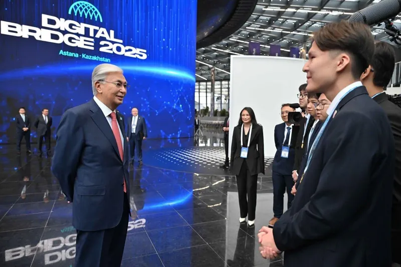 Президент жасанды интеллект бойынша өткен халықаралық олимпиада жеңімпаздарымен әңгімелесті