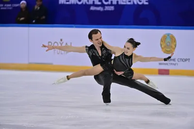 Денис Тен мемориалы: Бойсангур Датиев пен Гаухар Наурызова ырғақты биде өнер көрсетті, сурет - Zakon.kz жаңалық 03.10.2025 19:42