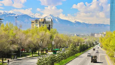 Алматыда Сейфуллин даңғылынан әл-Фараби даңғылына шығатын жол түнде жабылады, сурет - Zakon.kz жаңалық 03.10.2025 18:33