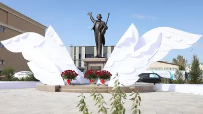 Ескерткіш, Алматы облысы, Нұрғиса Тілендиев, Аида Балаева, сурет - Zakon.kz жаңалық 06.10.2025 20:54