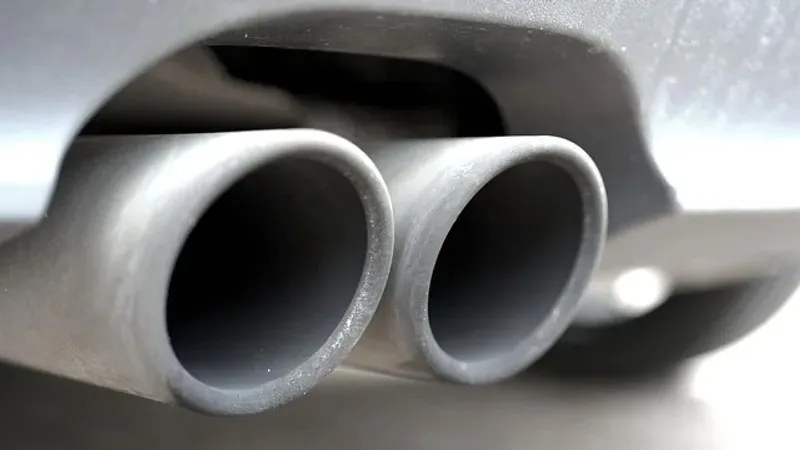 Алматы жолдарында жылжымалы экологиялық зертханалар көліктерді тексеруде: жаппай айыппұл салына бастады