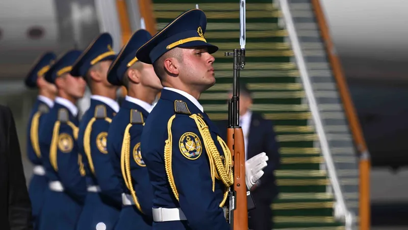 Қарсы алу рәсімі, Әзербайжан, Тоқаев, сурет - Zakon.kz жаңалық 06.10.2025 18:08