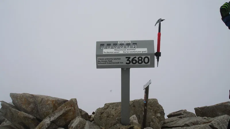 Алматы тауларында тауға шығуды есепке алушы елдегі алғашқы құрылғы орнатылды