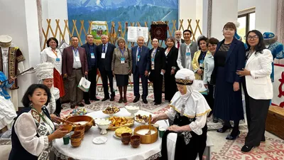 Алматыда қарттарға арналған айлық жалғасып жатыр. Жұмыспен қамту және әлеуметтік бағдарламалар басқармасы аға буын өкілдерін қолдау, әлеуметтендіру және белсенді ұзақ өмір салтын қалыптастыру мақсатында кең ауқымды іс-шаралар ұйымдастырып келеді., сурет - Zakon.kz жаңалық 10.10.2025 09:52