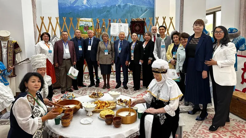 Алматыда Халықаралық қарттар күні аясында Қарттар айлығы өтіп жатыр