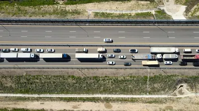 Ресейде енгізілген жаңа миграциялық шектеулер қазақстандық тасымалдаушыларға қолданылмайды, деп хабарлайды Zakon.kz., сурет - Zakon.kz жаңалық 10.10.2025 12:52