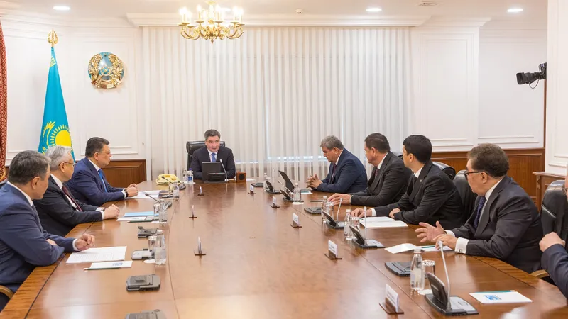 Олжас Бектенов Халықаралық Аралды құтқару қоры басқармасының отырысына қатысушылармен кездесу өткізді