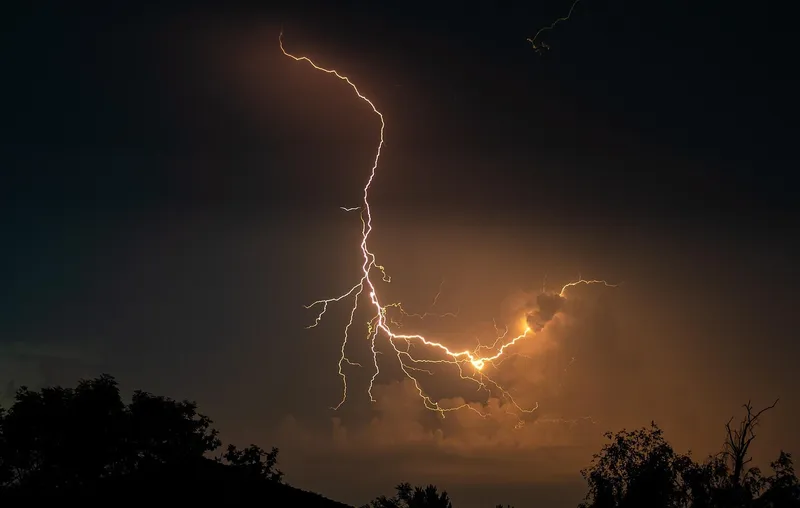 Еліміздің бірнеше облысында төтенше өрт қаупі мен қолайсыз ауа райы болжанып отыр