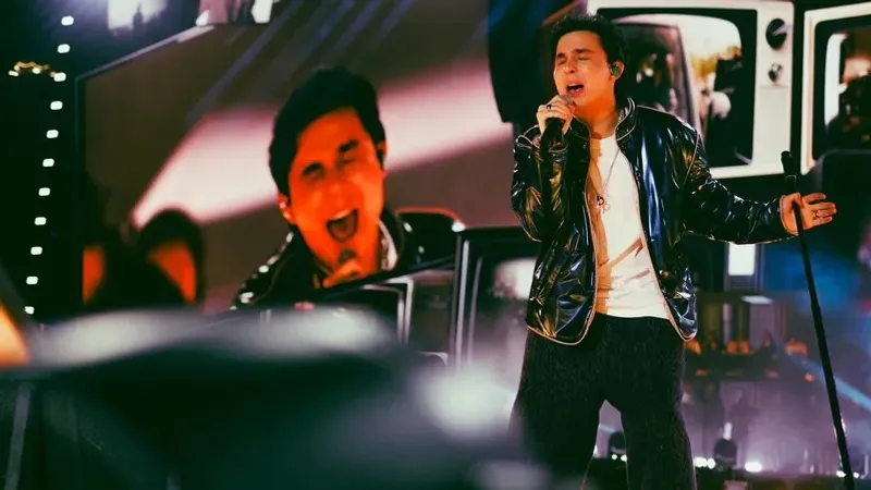 "Әлемдік деңгейде өтті!": Мирас Жүгінісовтың Алматыдағы концерті желіде қызу талқылануда